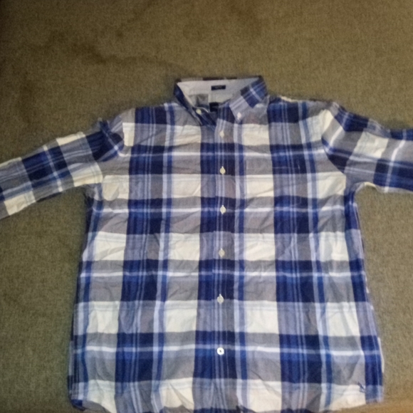 Button up shirts - Picture 15 of 16